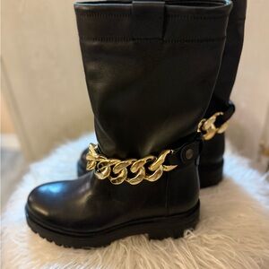 New! Steve Madden Black Leather Boots with Gold Chain